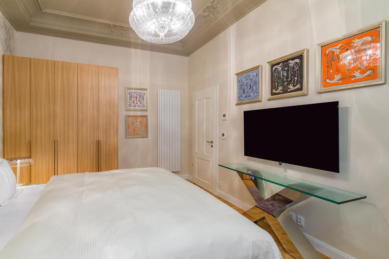 Rubin Luxury Apartments (Adults Only) 卡罗维发利 外观 照片