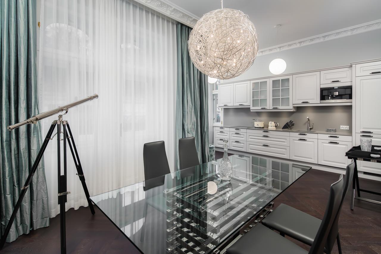 Rubin Luxury Apartments (Adults Only) 卡罗维发利 外观 照片